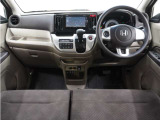 ◆インテリアパネル◆視界広々で非常に運転しやすくロングドライブでも疲れを感じさせないすっきりとまとまったインパネ周りです。