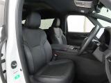 長時間の運転でも疲れにくいシートです。