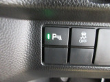 パーキングセンサーや横滑りを防ぐVSA等のスイッチ類は運転席の右側、手の届きやすい位置にあります。