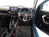 視界良好、操作しやすい運転席です。