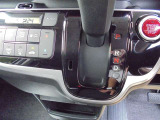 ☆シフトレバーの使いやすさも、お車でお試しください♪