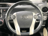 【純正革巻きステアリング】上質な革を使用することで、手にしっかり馴染みとても運転しやすいハンドルです♪