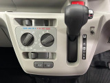 エアコンはダイヤルを回すだけで温度と風量調節ができるので暑い夏や寒い冬も車内快適です♪