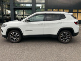 Jeep伝統台形ホイールアーチを採用しております。
