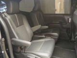 ゆとりある広々とした車内空間は、ドライブを始め買い物やレジャーなど、幅広く活躍します。一人でもみんなとでもお出かけを楽しみましょう!