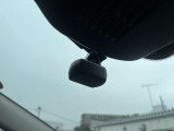 今や安心ドライブの必需品  後方にもドライブレコーダー付です。