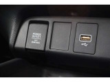 USBオーディオ用ソケットがついていますので携帯電話などを接続すれば音楽等の再生が可能です!
