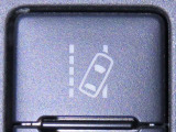 車線逸脱警報装置を装備しております。
