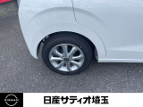 【アルミホイール】高級感引き立てる純正アルミ。止まってても走ってても存在感あります。