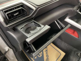ダッシュボード周辺画像です。小物を置くのに便利な収納スペースです(^^♪