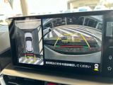 車を上からの見下ろした視点で駐車をサポートするパノラマモニターを搭載。運転席から確認しにくい車両周囲の状況を確認できます。
