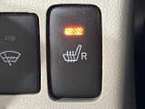 【シートヒーター】寒い日に重宝するシートヒーター!エアコンより早く温まってくれるので寒がりの人も安心ですね♪エアコンの温風は乾燥するから苦手、という方にもをおすすめです。