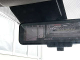 インテリジェントルームミラーです。クリアな後方視界で安全運転をサポートします。