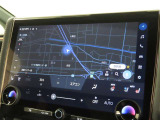 メーカー装着の14インチディスプレイオーディオを装備しております。