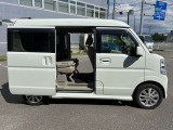 基本的に全車に法定12ヶ月点検整備または法定24ヶ月車検整備を実施し保証付きで納車いたします。詳しくはスタッフまでお気軽にお問い合わせください。