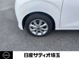 【アルミホイール】高級感引き立てる純正アルミ。止まってても走ってても存在感あります。