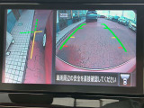 左サイドカメラとフロントカメラ運転席から死角となりやすい車両左前部分や前方部分もバッチリ見えます♪