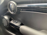 弊社お客様より頂いた下取車やデモカーが在庫の殆どを占めています。車の経歴や整備記録が分かり、ご安心してお車をお選び頂ける正規ディーラーならではのラインナップでございます。
