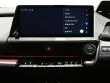 ディスプレイオーディオを装備。スマホとクルマをつなぐことで、これまでのナビに加えて、いろんなサービスが楽しめます。