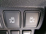 左右両側オートスライドドアです。運転席からでもスイッチひとつで開閉できるので、便利ですよ
