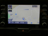 純正ナビを装備。タッチパネル式で使いやすく、お出かけもラクラクです。