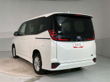 広い展示場にゆったりと展示をしております。ベビーカーでもゆっくりと車をご覧いただけますよ!