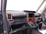 愛知ダイハツのお店にある、たくさんのスマアシ搭載車は、正常に作動する事をしっかり確認してます。