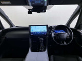 機能性あふれる運転席周りになっています。スイッチ類もとても使いやすく快適に運転できます。