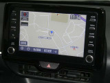 【8インチ純正ナビ】純正ナビを装備。タッチパネル式で使いやすく、詳細地図により目的地をピンポイントで設定できます。初めての道でも迷いにくく、ロングドライブも快適ですよ♪