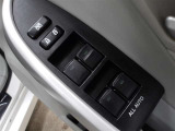 全席オートパワーウィンドウ☆窓の全閉全開が自動で出来るので便利ですよ♪