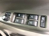 【電動格納ミラー】サイドミラーは電動格納式となっており、狭い駐車場でもキズがつくリスクを抑えられます。
