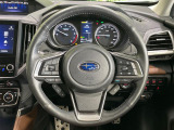 【純正革巻きステアリング】上質な革を使用することで、手にしっかり馴染みとても運転しやすいハンドルです♪