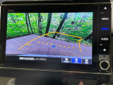 【バックカメラ】駐車時に後方がリアルタイム映像で確認できます。大型商業施設や立体駐車場での駐車時や、夜間のバック時に大活躍!運転スキルに関わらず、今や必須となった装備のひとつです!