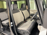運転席は電動シート付です。細かな動きでドライバーに合わせたポジションを設定できます。
