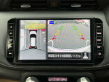 クルマを真上から見下ろしているかのように周囲の状況を直感的に把握し、安心して駐車が行えるアラウンドビューモニターです。