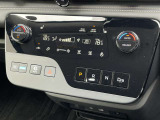 運転席と助手席用にはシートヒーターが装備されております。