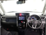 オシャレなインテリアで運転する気分も盛り上がりますよね^^