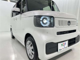 明るいライトが夜道を明るく照らしてくれます。 運転する上で、道路状況をいかに早く認識できるか重要なポイントです。 白色光が暗い道も明るく照らしてくれますよ。