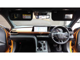 高級感と操作性に優れたコックピットです。