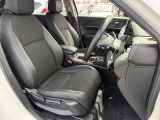 運転席シート廻りは使用感も少なく、良好な状態となっています。前オーナー様が丁寧に使っていたことがよくわかりますね。