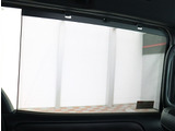 『1台』のお車に対して、3名体制で日々議論を重ね仕入れを行っております。