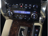 オシャレなインテリアで運転する気分も盛り上がりますよね^^