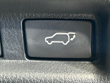 【パワーバックドア】スマートキーや運転席のボタンを押すだけでリアゲートが自動で開閉します!荷物を持っている時や、高い位置にあるバックドアを閉める際に便利な機能です♪