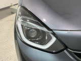 LEDヘッドライトは、点灯の瞬間から最大光量を発揮し、突然暗くなるトンネルなどでの安定感を高めます。