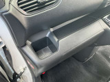 運転席、助手席の前にドリンクホルダ-が付いています!