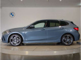 BMWではロングホイールベースの採用をしており、すべての車種に適用され、走行中の安定感の向上されております。また室内空間の広さにも貢献しております。