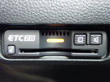 ■【ETC車載器】が装備されています。セットアップをしてお渡しとなり、ETCカードを差し込むだけで高速道路の利用が可能です。