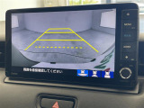 【バックモニター】後ろのカメラの映像をモニターに映し出すことができます!後方の見えない死角や、障害物との距離感をしっかり確認することができます!駐車が苦手な方におすすめです。
