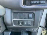 運転席右側には電動スライドドア等各種スイッチが集約されています!!