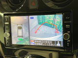 【アラウンドビューモニター】専用のカメラにより、上から見下ろしたような視点で360度クルマの周囲を確認することができます☆死角部分も確認しやすく、狭い場所での切り返しや駐車もスムーズに行えます。